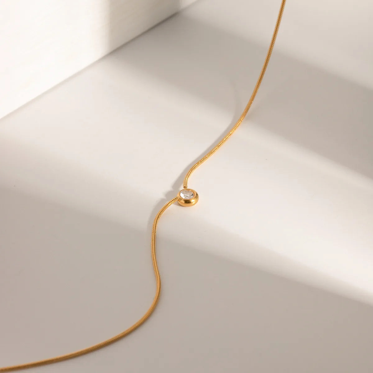 Dainty Round Zirconia Snake Bone Chain Necklace PVD 18k Gold Plated Stainless Steel Necklace