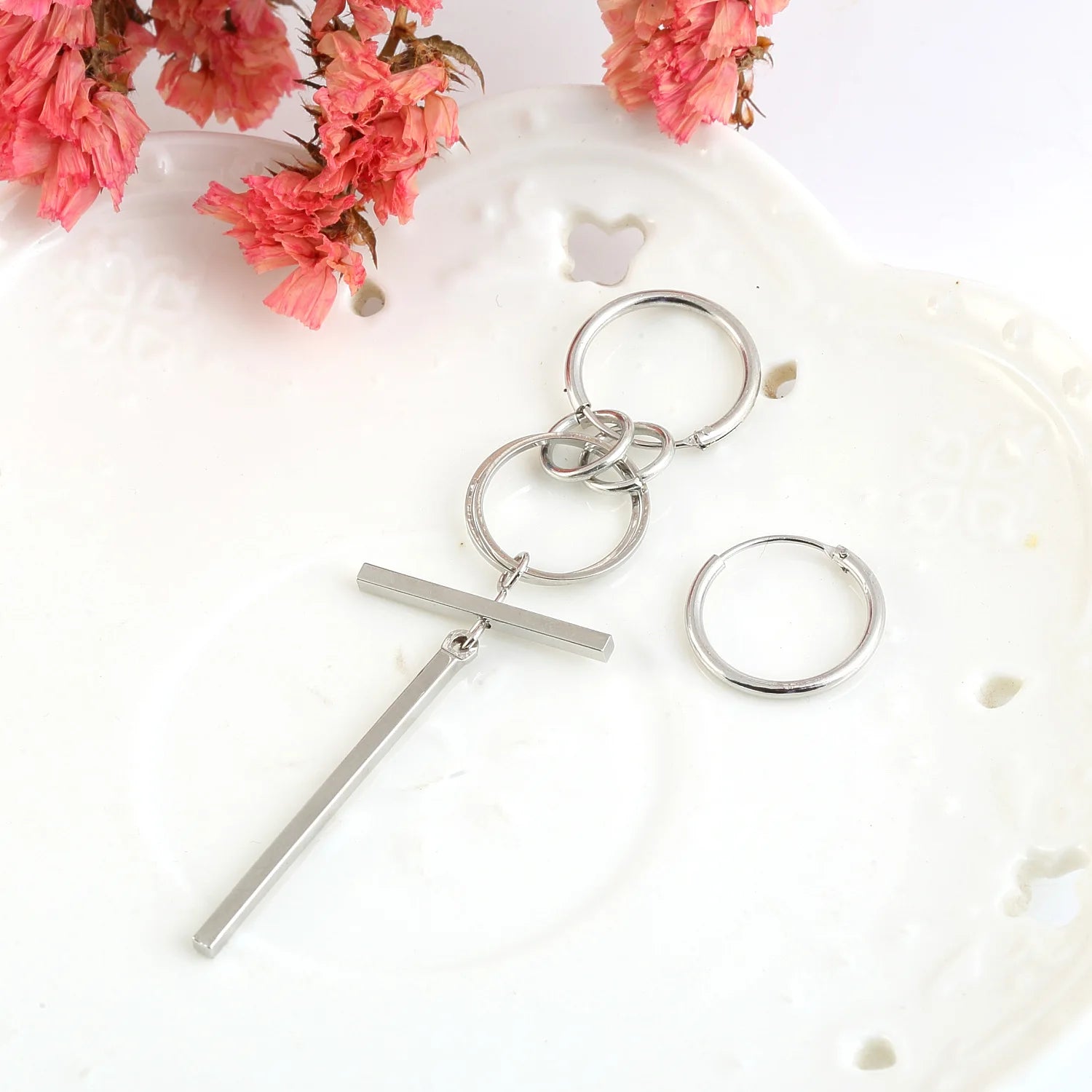 K-Pop Products With the Same Earrings Personality Punk Men and Women Double Ring Long Earring