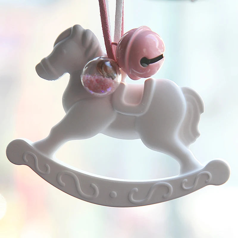 White Ceramic Horse Shaped Hanging Car Wardrobe Air Freshener Home Decoration Scented Porcelain Essential Oil Fragrance Diffuser