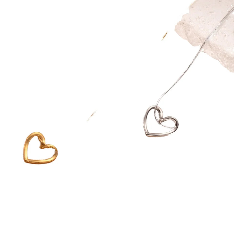 2024 Women's Stainless Steel Hollow Heart Pendant Necklace Creative Geometric Style Link Chain Choker Classic Party Jewelry