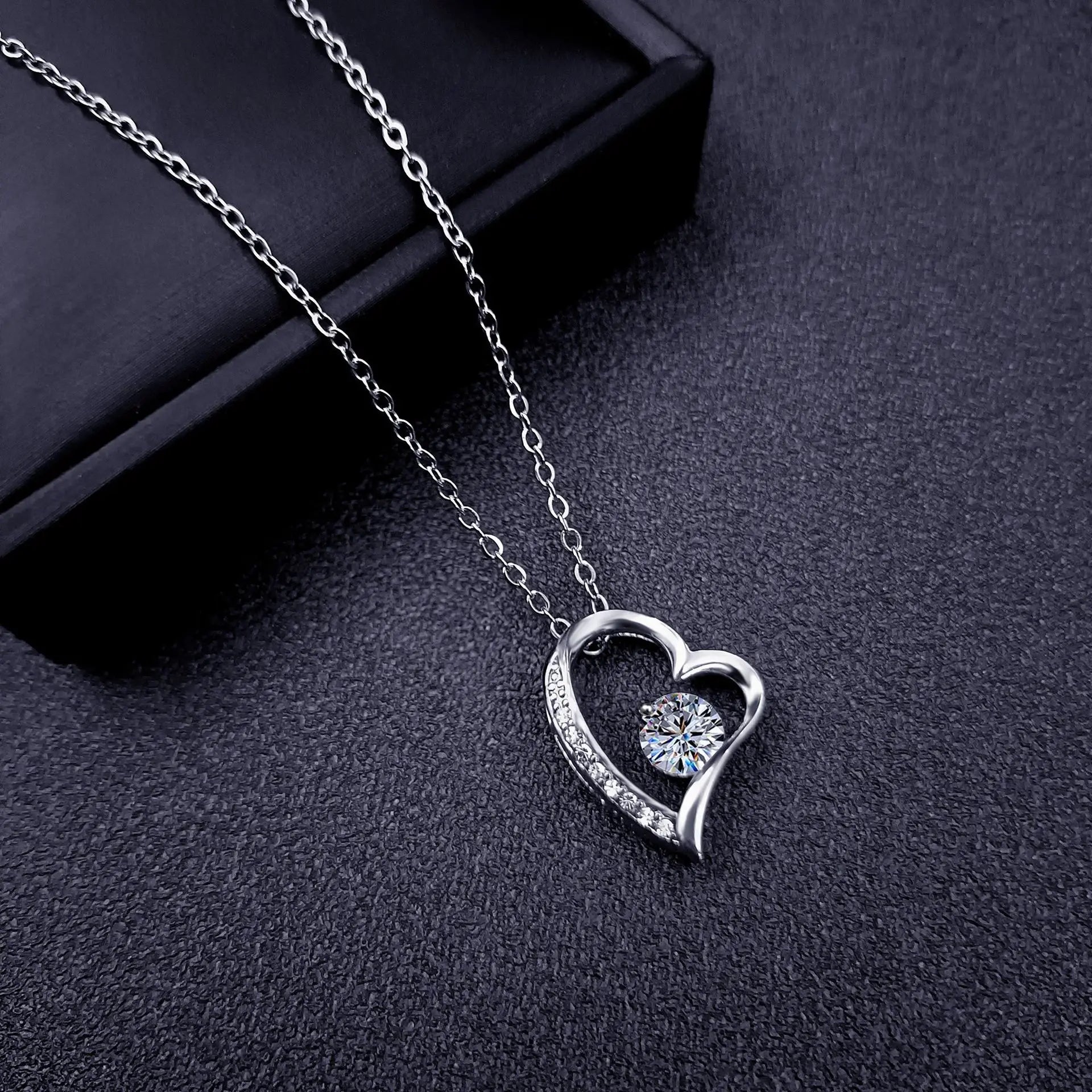 Classic Fashion Stainless Steel Heart Pendant Necklace Wholesale Crystal Zircon Lover Heart Necklace for Women Valentine's Day