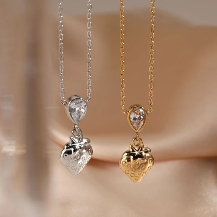 X179 Stainless Steel Strawberry Shaped Pendant Necklace Gold Plated Cubic Zirconia Heart Charm Necklace Jewelry for Women