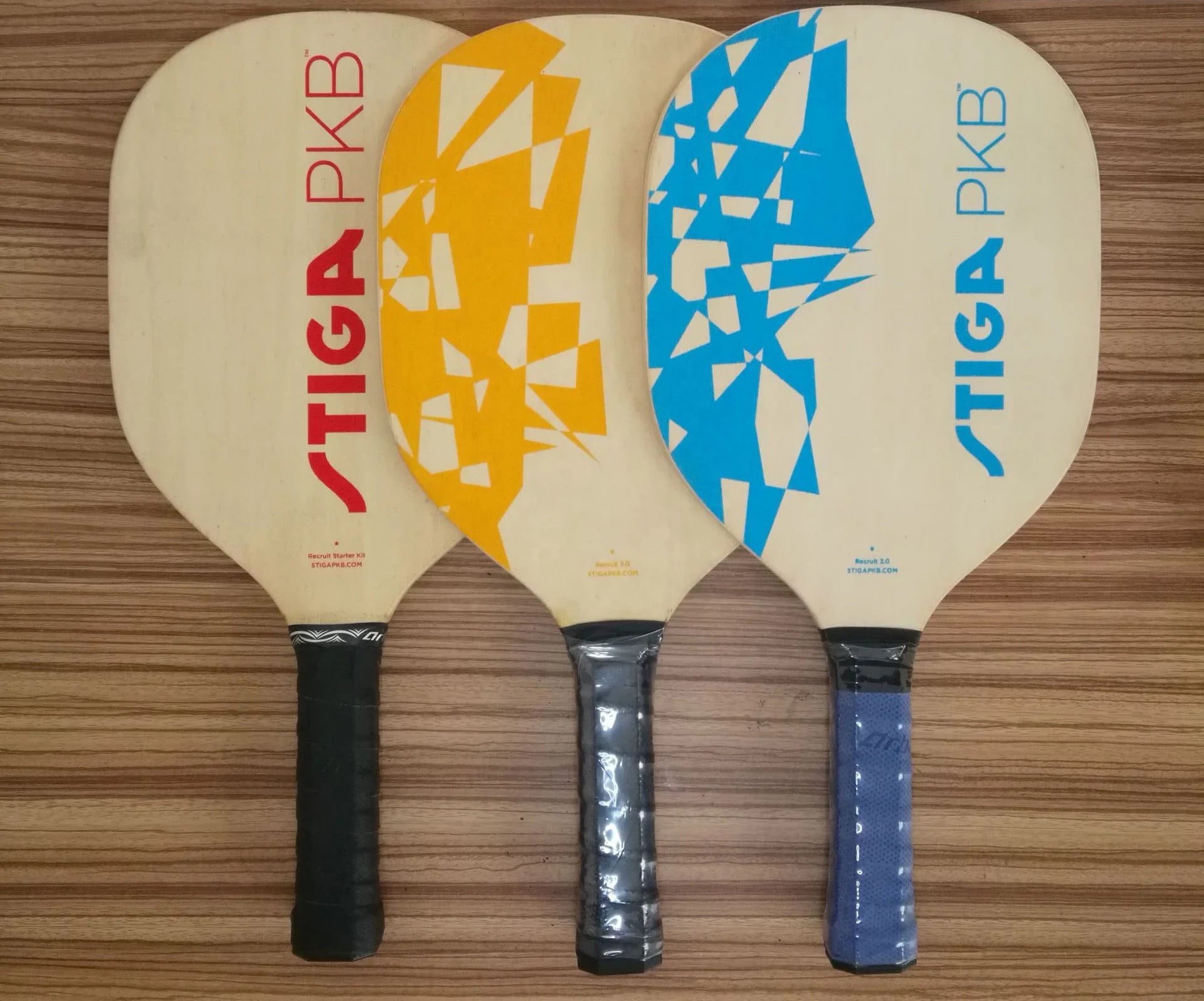 Wholesale Ultra Lite Pro Wide Body Wood Pickleball Paddle Rackets for Kids & Beginners Including Pickle Balls & Racquet