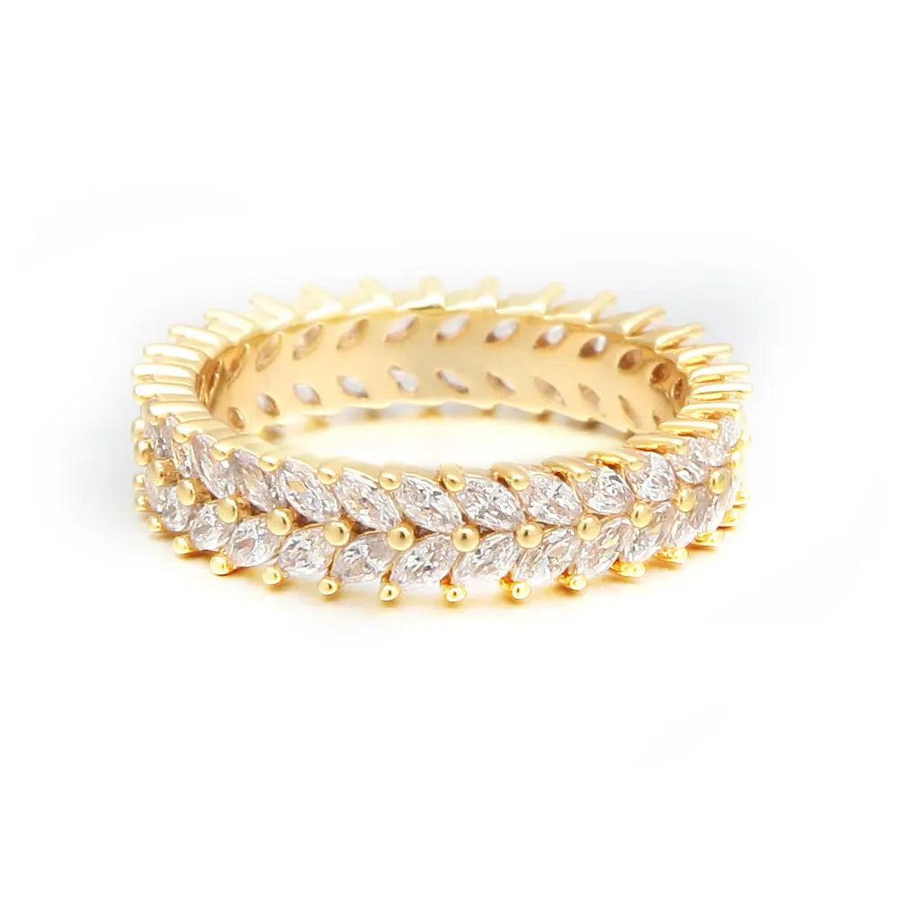 Hollow ring with sparkle cubic zirconia brass wedding crystal open ring jewelry fancy adjustable rings for ladies.