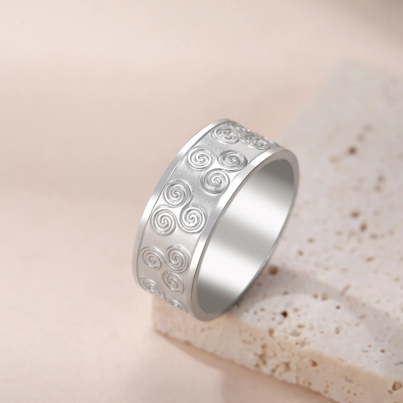 Vintage Stainless Steel Celtic Knot Engraved Ring Custom Engraved Pattern Knot Ring Gold Plated Amulet Jewelry for Men Women