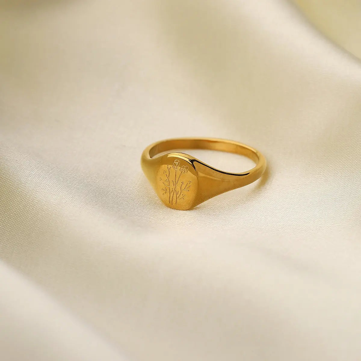 LUOXIN Unique Finger Ring 18K Gold Plated Stainless Steel Mini Signet Ring for Women