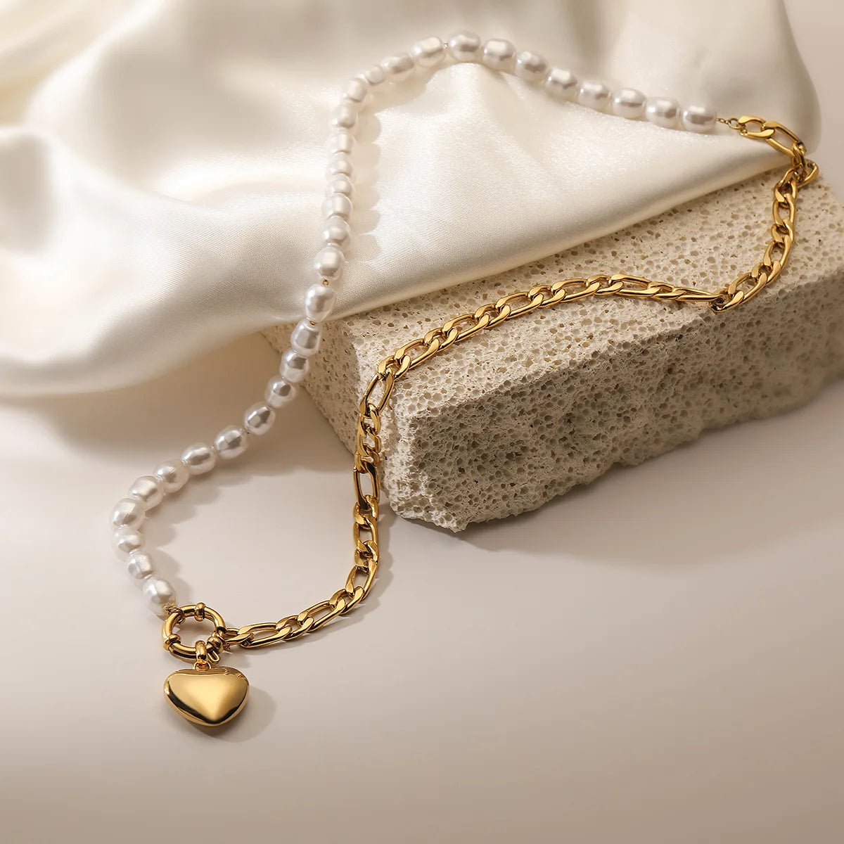 2025 Trendy Heart Pendant Necklace Pearl Necklace Charm Necklace 18K Gold Plated Stainless Steel Jewelry for Women Girls