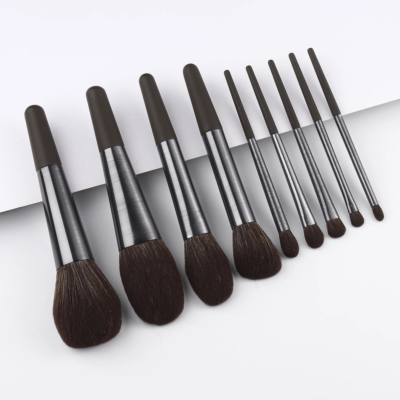 New Arrival 9 Pieces Silver Custom Wholesale Professional Makeup Brush Set Shadow Brush Blush Loose Powder Concealer Brush