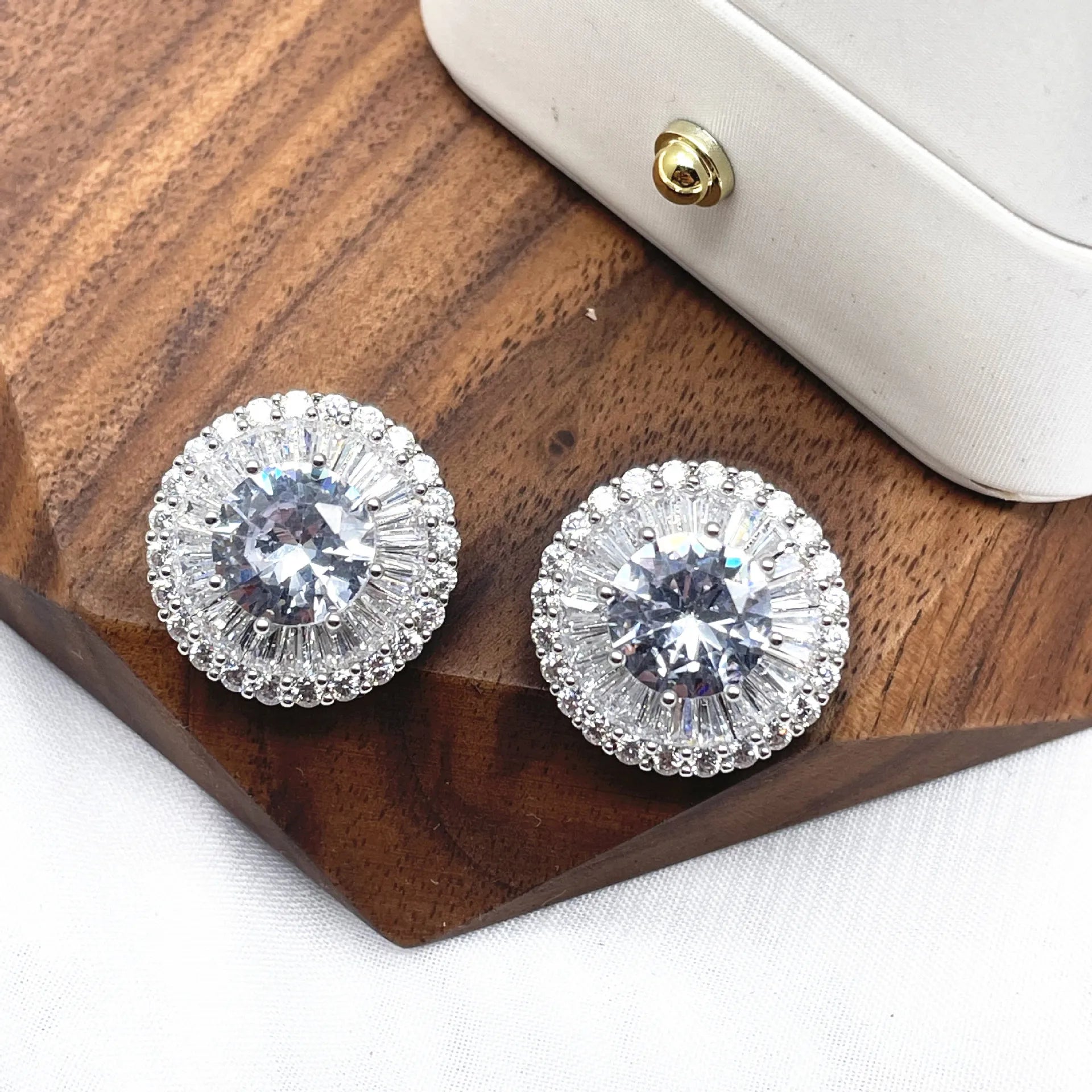 Trendy Fashion Women Accessories Luxury Rhinestone Cubic Zircon Round Dome Circle Shape Embellishments Buttons