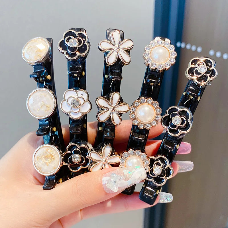 Wholesale 2021 Creative Design Luxury Elegant Flower Pearl Hairpin Rhinestone Girl Bangs Hair Clip
