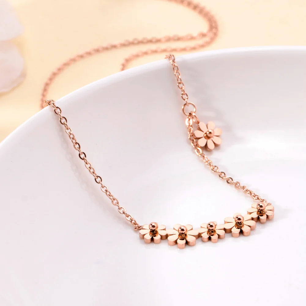 18K Gold Plated Rose Gold Plated Jewelry Women Stainless Steel Multi Daisy Pendant Flower Necklace