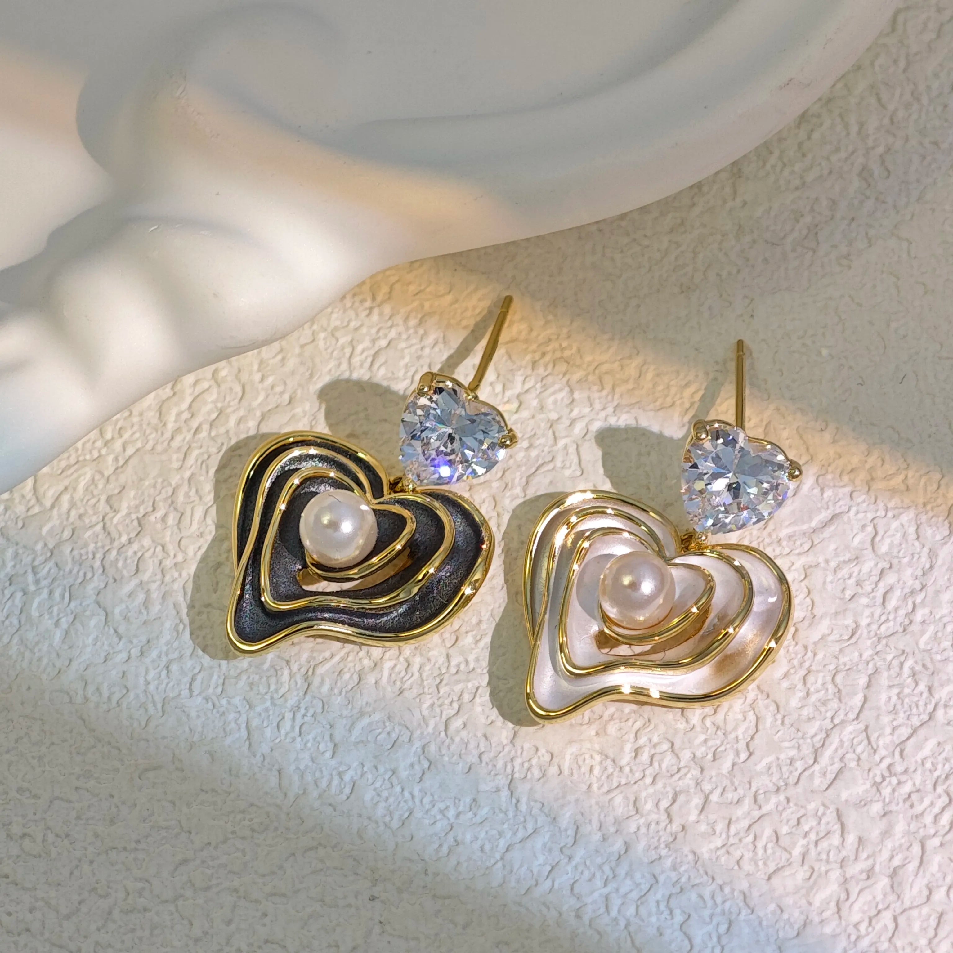 Ilona Ins Aesthetic Layered Enamel Heart Pearl Earring 14K Gold Plated Copper Heart CZ Dangle Studs Trendy Daily Women Accessory