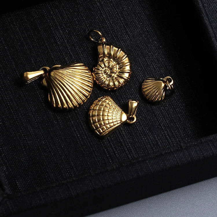 Boho Stainless Steel 18K Gold Plated Shell Charm Pendant Fashion Custom Beach Shell Conch Pendant Party Jewelry