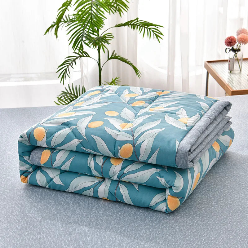 Hotel Super Soft Woven Striped Festival Quilted Warm 100% Polyester Camping Bed Shiny Light Down Fill Customizable Blankets
