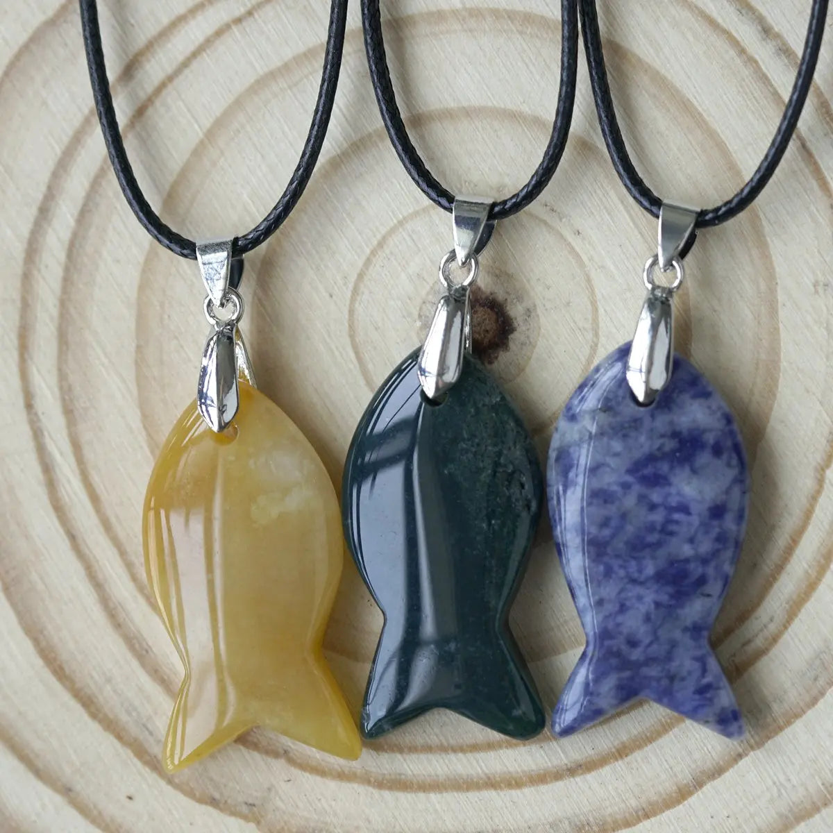 Vintage Fish Shaped Stone Pendant Necklace Various Natural Crystal Gemstone Charm Pendant Necklace for Men&Women Custom Jewelry