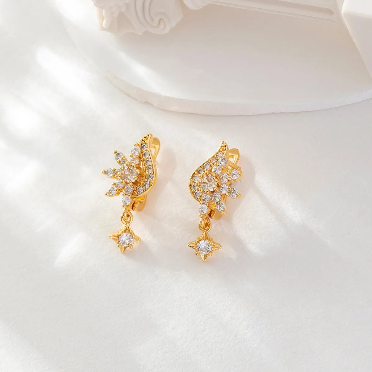 Luxurious High-End Women's Micro Full Zircon Hoop Earrings Trendy Circle Copper Vintage Ear Hook Unique Flower Design for Gifts