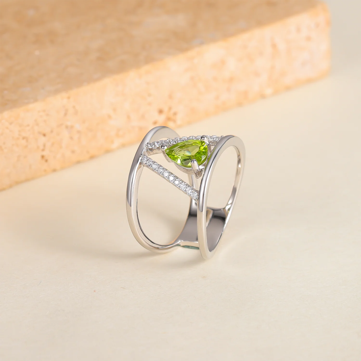 W0541 Abiding Jewelry Manufacturer Wholesale Price Green Natural Peridot Gemstone Lots Unique Designs Silver Finger Rings