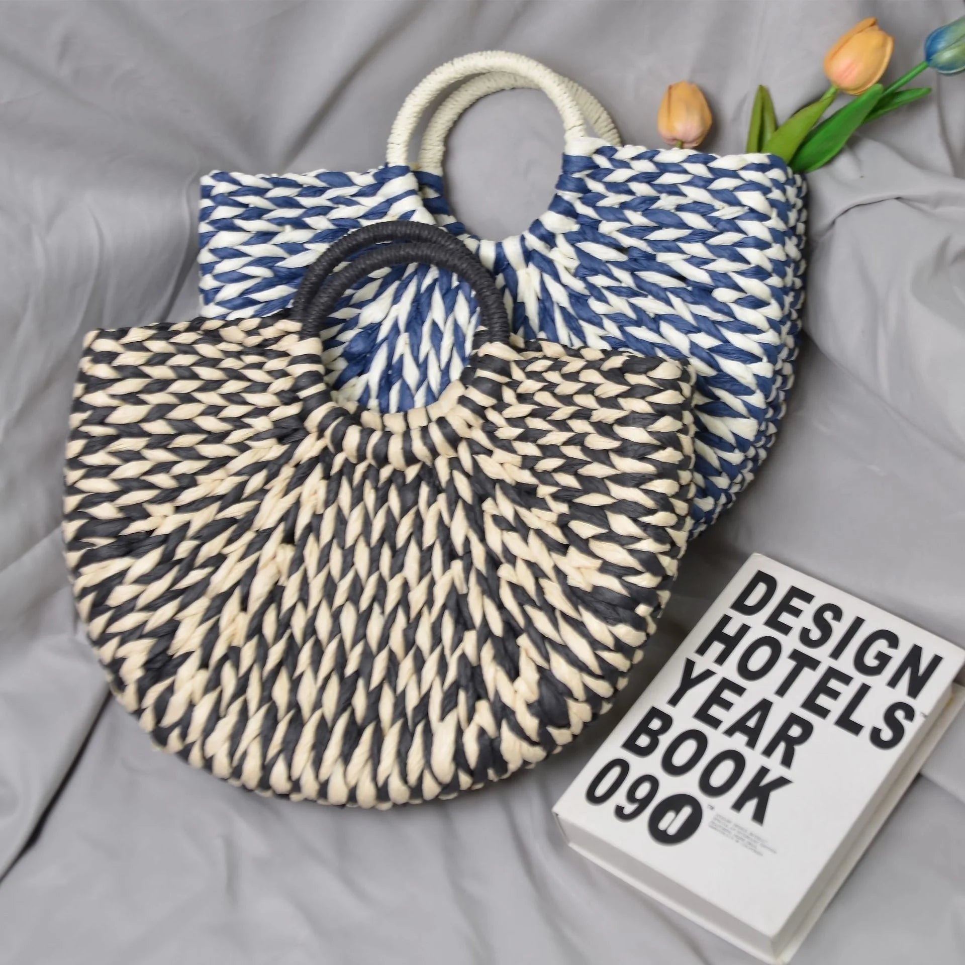 New Style Retro Paper Bag Fashionable Black White Semi-Round Beach Bag with Large Capacity for Summer Foreign Trade Tourism