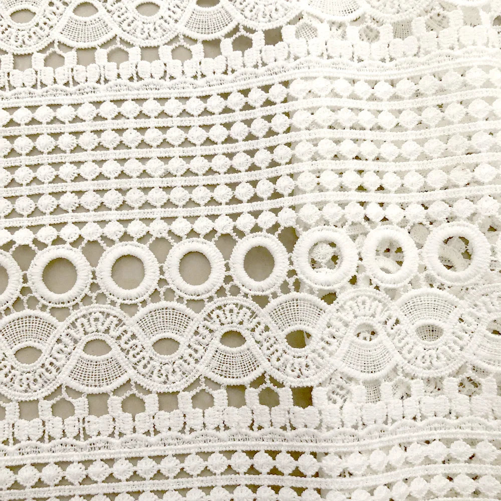 Factory Sale New Style Guipure Chemical 100% Polyester Milk Yarn Floral Embroidery Party Dress White Lace Fabric