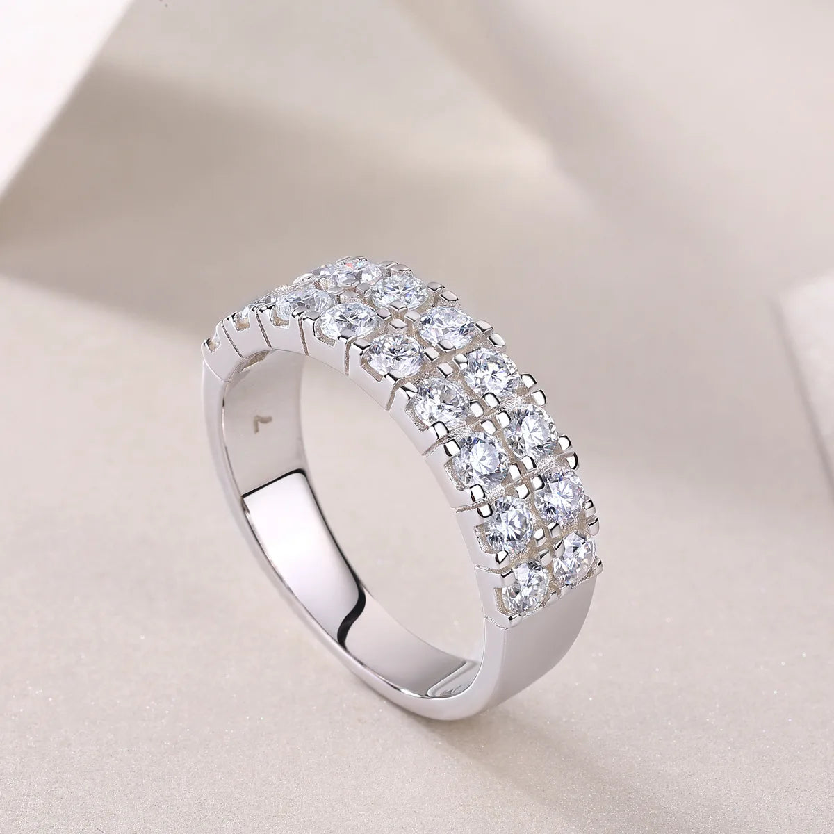 Factory Wholesale Sterling S925 Wedding Band Ring Two Row 1.08Carat Moissanite Ring Antique Design for Women Wedding