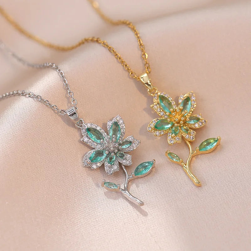 AA016253 Full Diamond Zircon Flower Pendant Necklace for Women