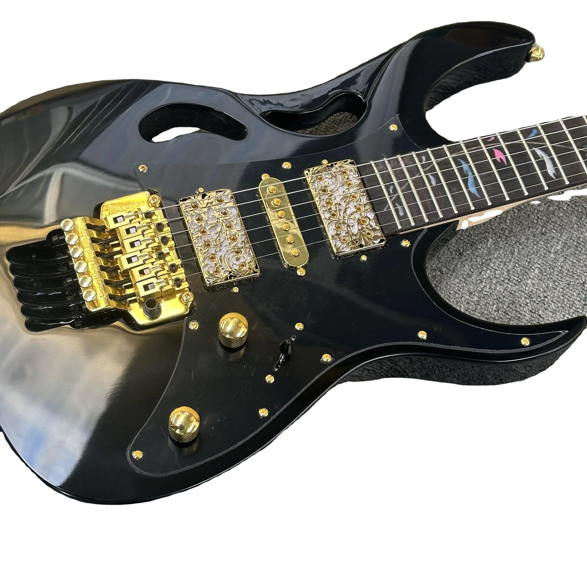 Electric Guitar H-sh Double Wave Maple Neck 6 Steel Strings for Sale MegaBDM