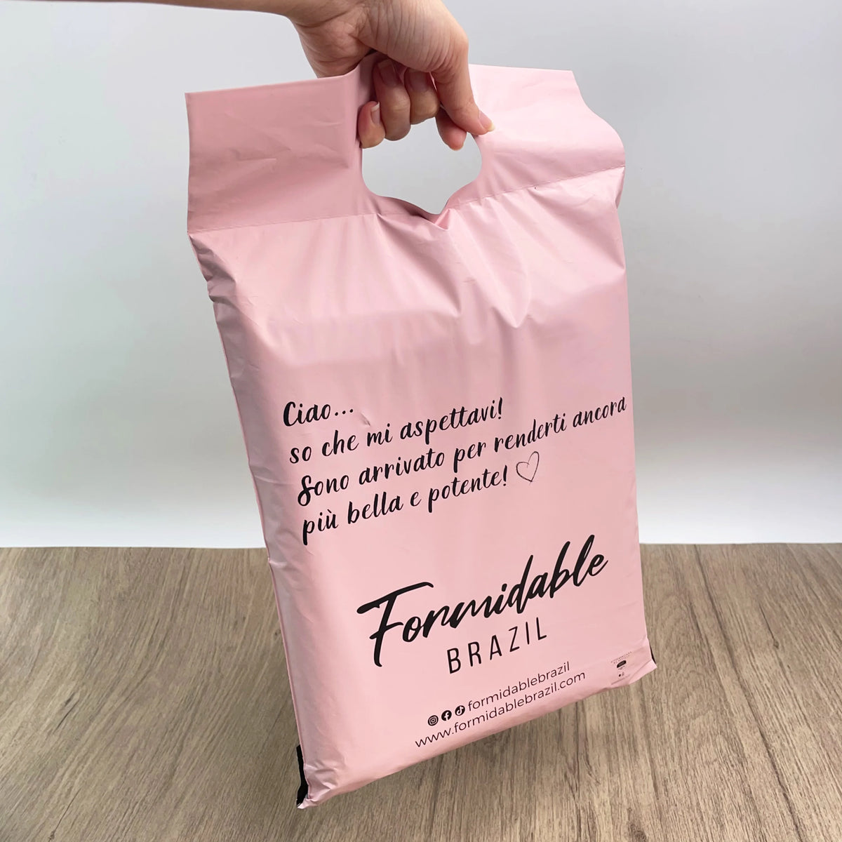 Eco Friendly Wholesale High Quality Matte pink Custom logo Poly Mailers Summer Clothes Package Plastic Shipping Bag with Handle