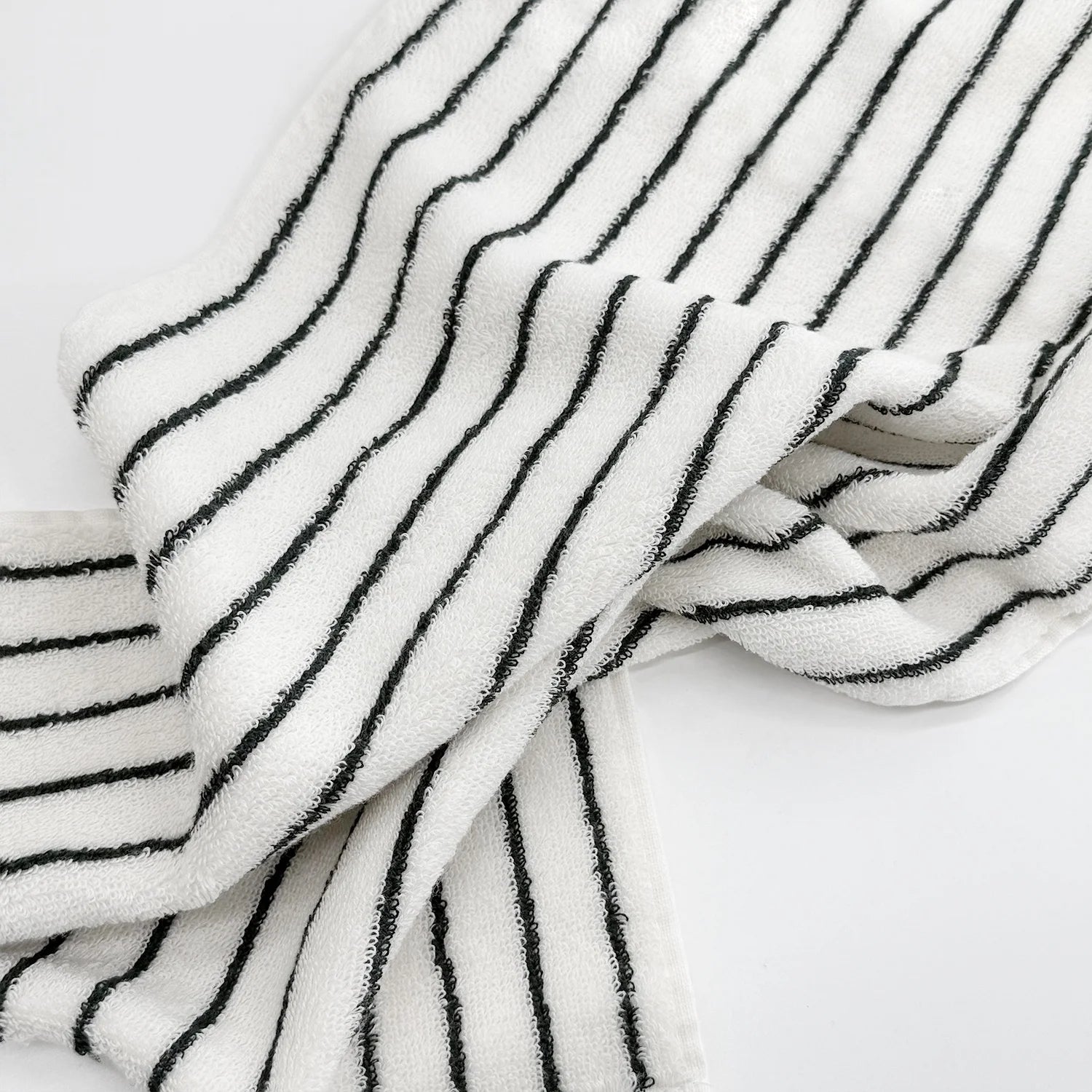 2025 New Fashionable Black and White Striped 100% Cotton Household Face Towel