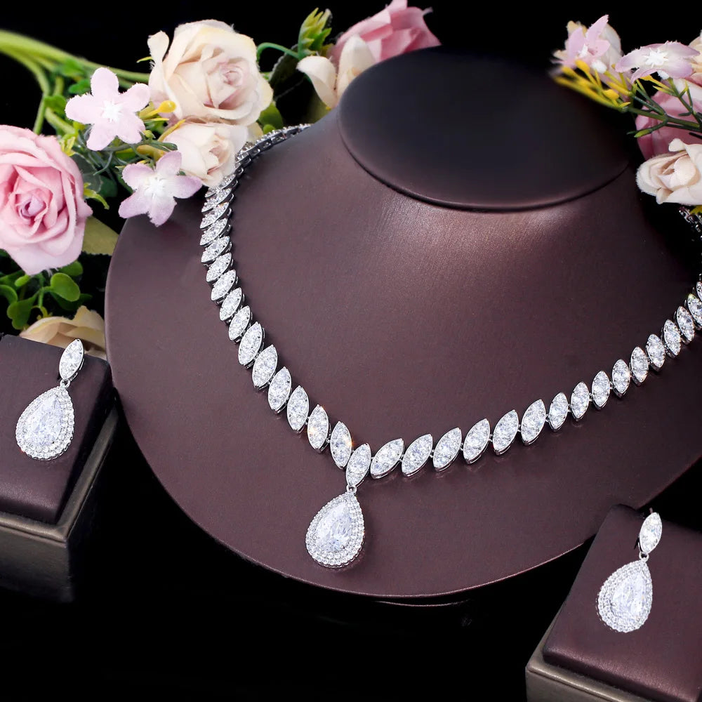 Fashion Design Clear Cubic Zircon Long Big Dangle Wedding Earrings Necklace Sets Costume Luxury Jewelry Accessories for Brides