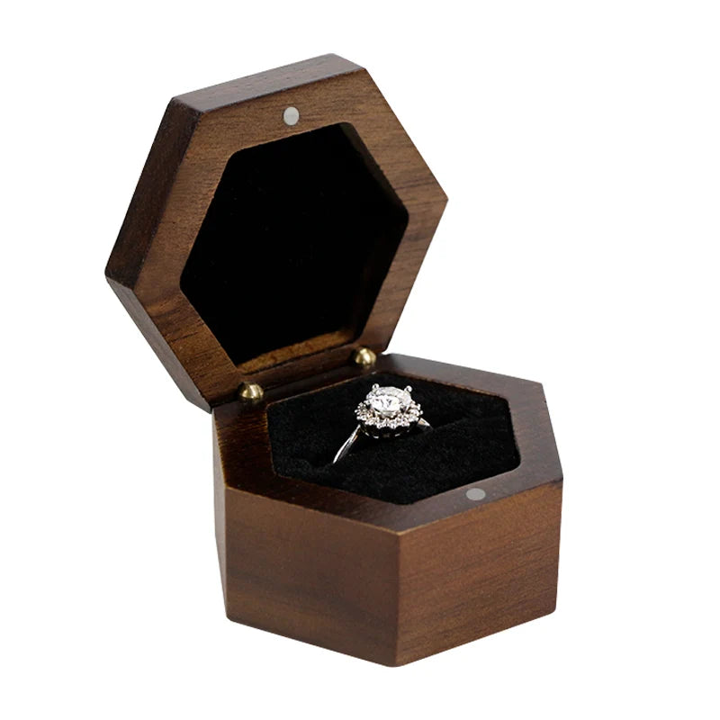 Custom Logo Square Wood Ring Box Packaging Walnut Luxury Gift Ring Case Mini Boxing Ring Wedding Jewelry Display Storage Box