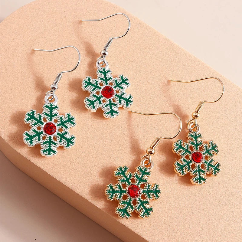 Fashion Ladies Snowflake Pendant Earrings Jewelry Handmade Antique Silver Plated Charm Designer Drop Dangling Earrings for Women