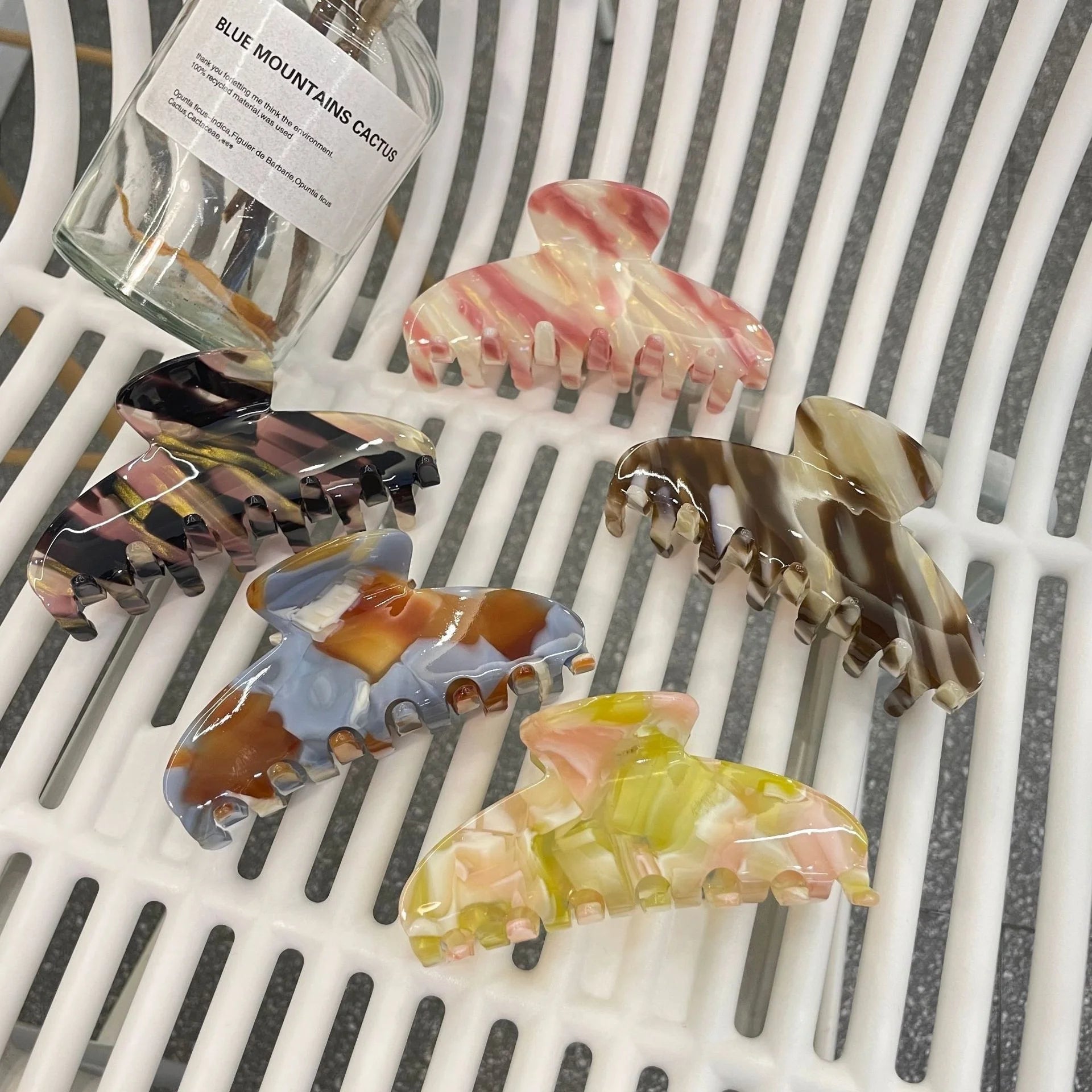 Elegant Large Shark Hair Clip Dazzling Color French Acetic Acid Clip Advanced Hair Accessories Sweet Temperament Floral Design