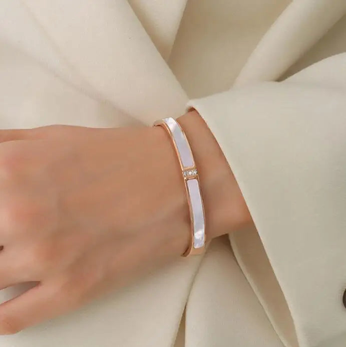INS Simple Stainless Steel 18K Gold Plated White Seashell Zircon Bangle Titanium Steel Black Enamel Crystal Cuff Bangle Bracelet