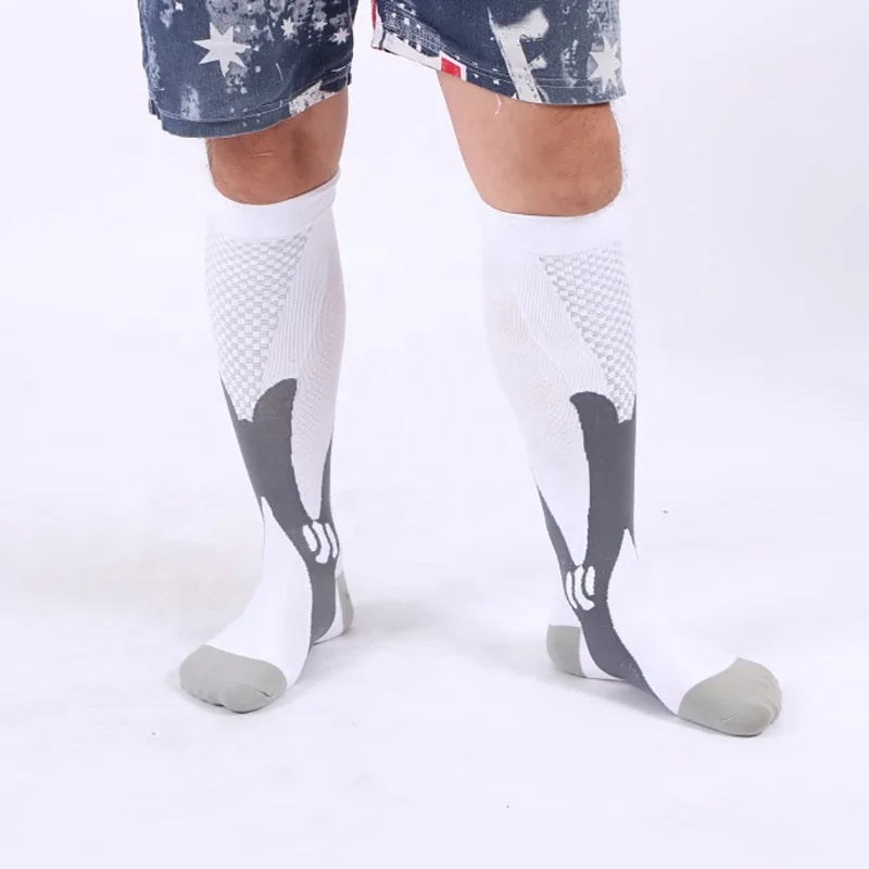XIANGHUI Wholesale Can Custom logo Fashion Compression Knee High  Running Cycling Sport Socks for Man