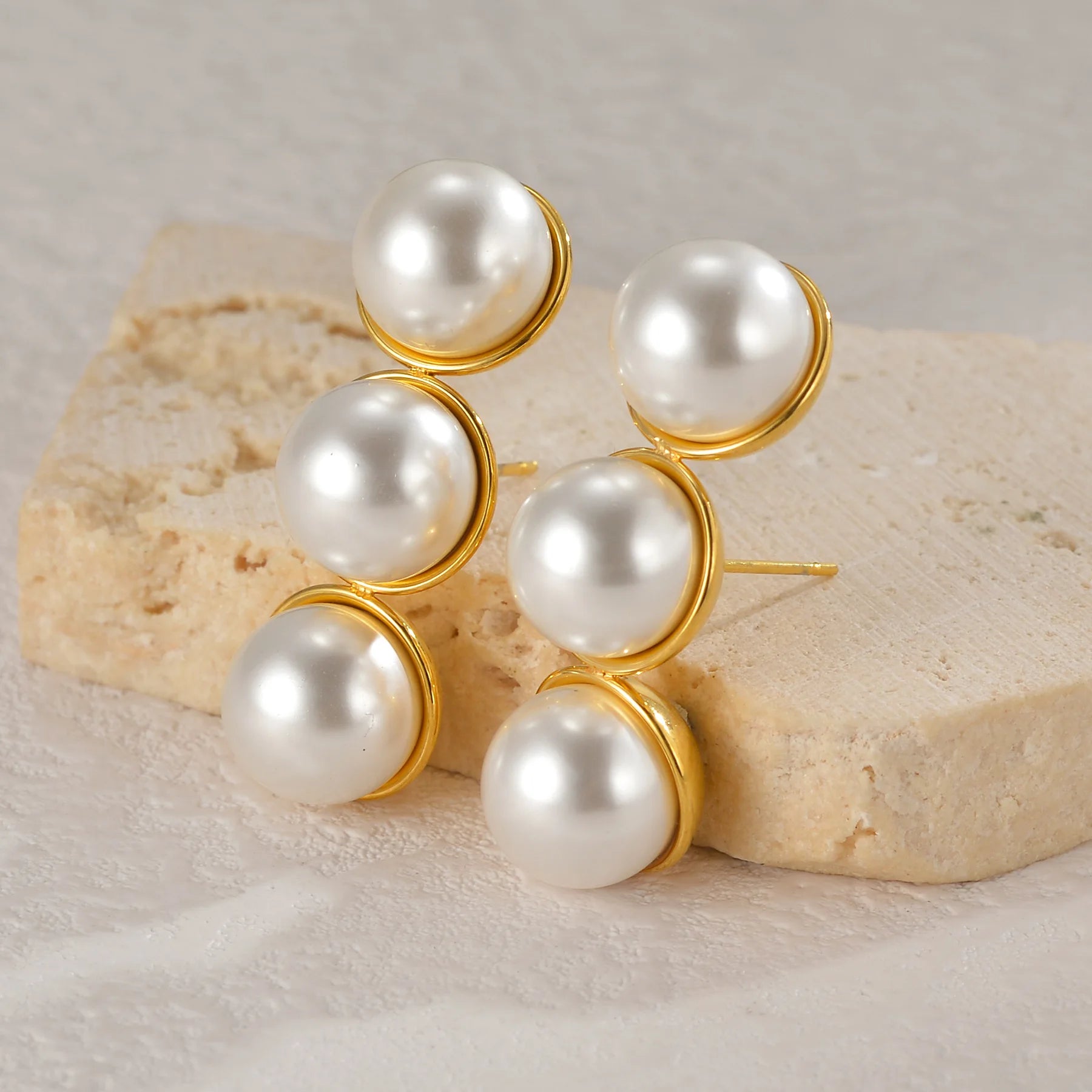 Retro Style 18K Gold Plated Jewelry Elegant Temperament Pearl Stainless Steel Stud Earring for Women