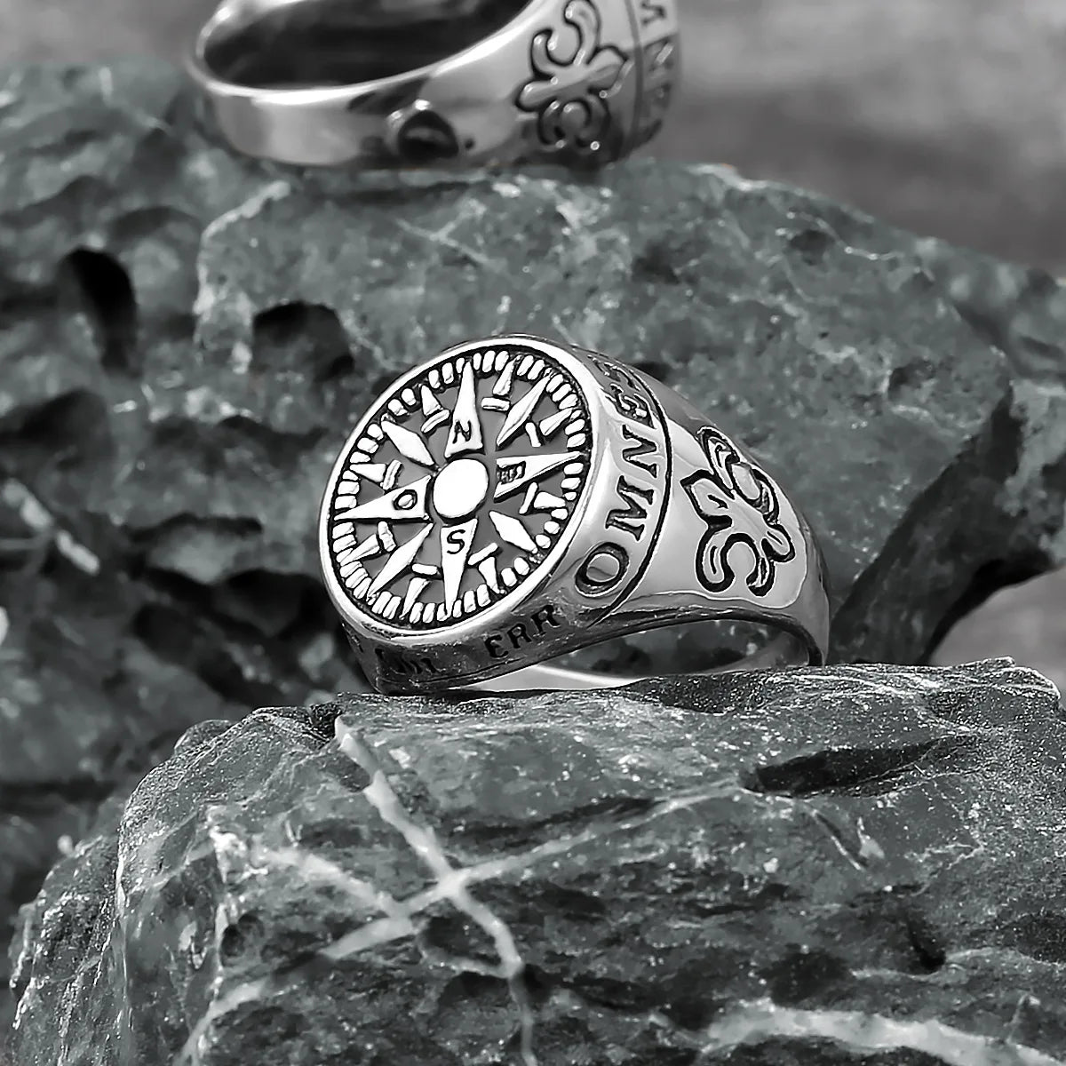 European and American Retro Viking Nordic Pirate Compass Small Letter Stainless Steel Ring Men's Dressing Accessories Gift