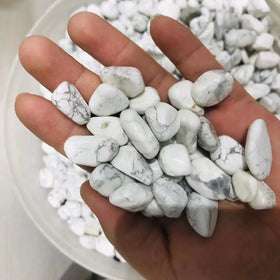 Wholesale Healing White Turquoise Tumbled Stone Polishing Crystal Howlite Gravel Stone for Decoration