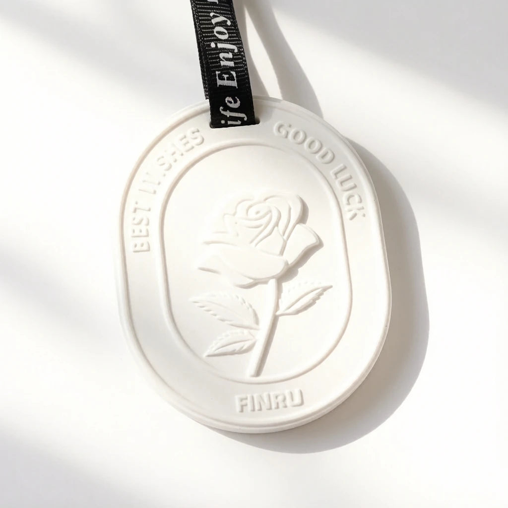Finru New Wholesale Oval White Rose Flower Hanging Scented Ceramic Aroma Plaster Porcelain Fragrance Essential Oil Diffuser