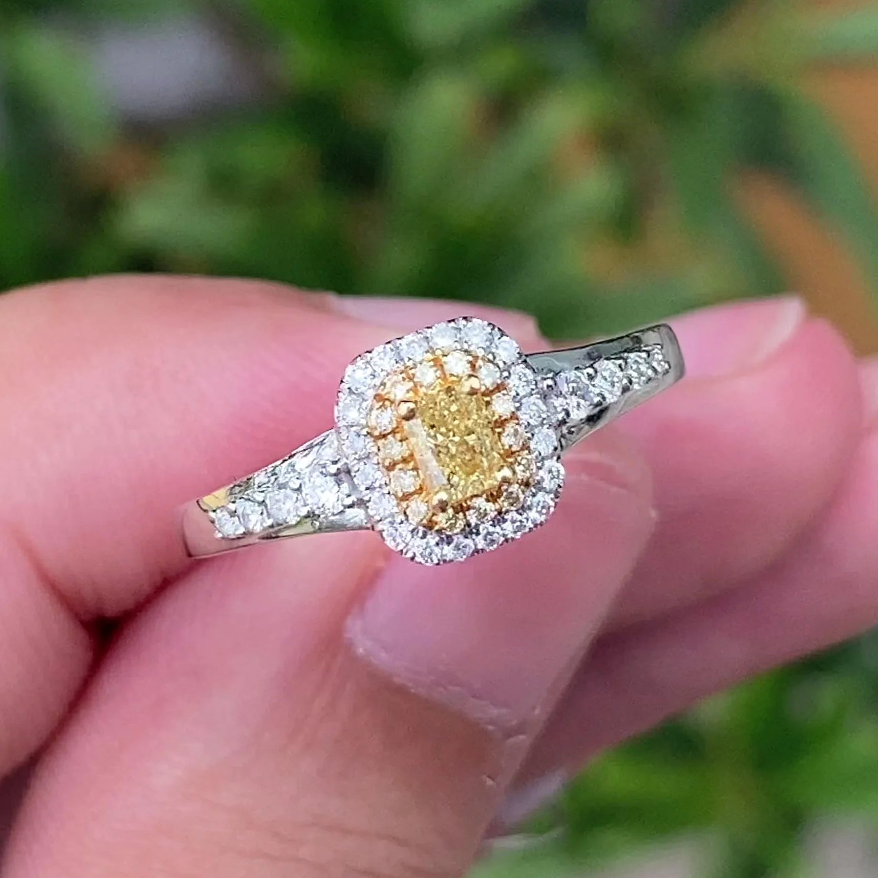 Solid Gold Jewelry 18k Natural Yellow Diamond White Gold Wedding Ring