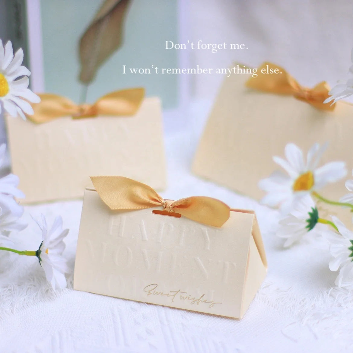 Chinese Manufacturer Paper Material European Style Cheap Wholesale Fancy Chocolate Ivory Candy Favors Box for Wedding Decoration