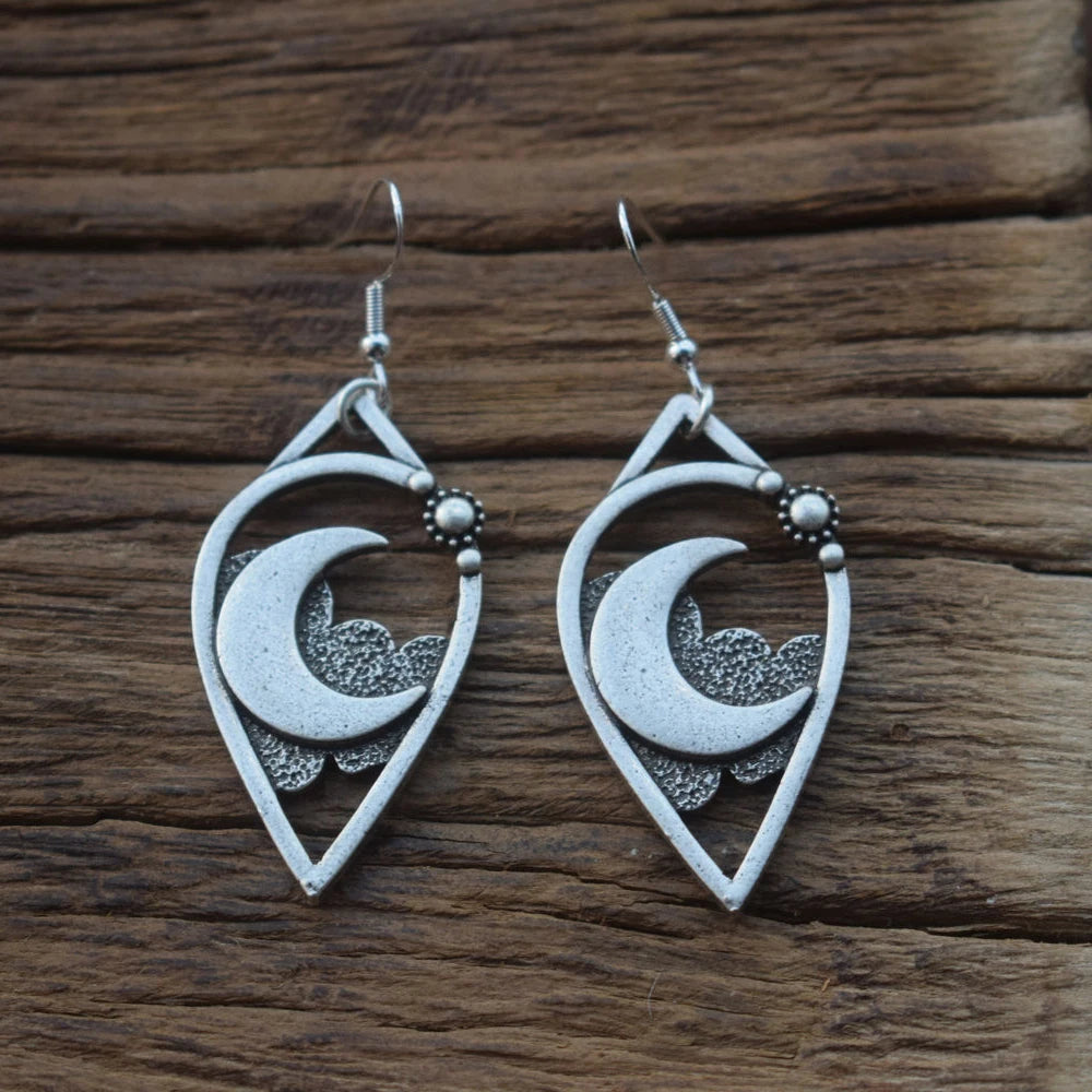 gothic witch Moon Earring