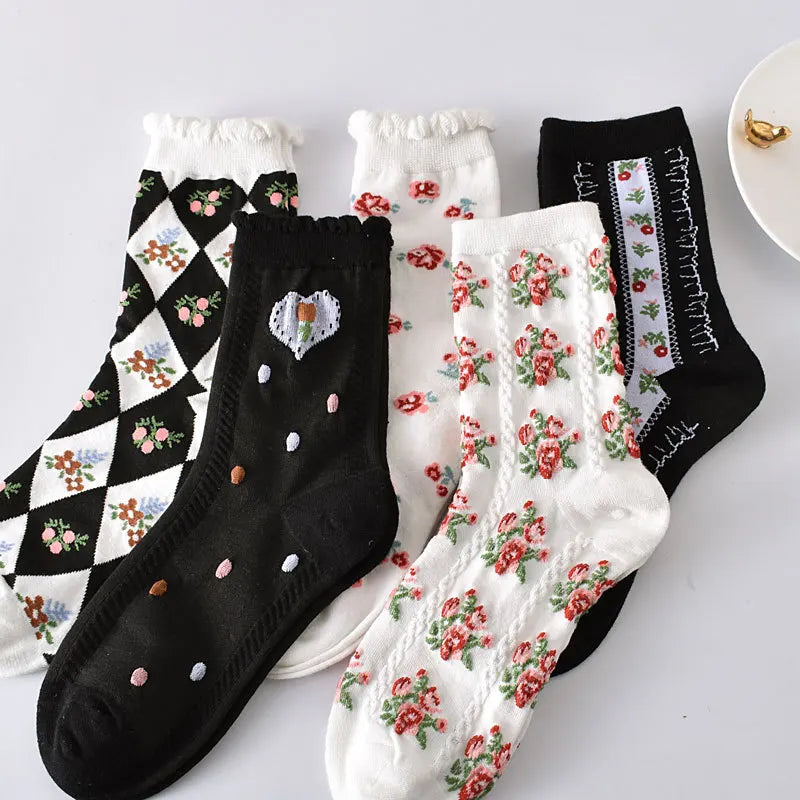Cotton Autumn Winter Three Dimensional Relief Black White Womens Socks Mid Tube Fashion Korean Socks Women