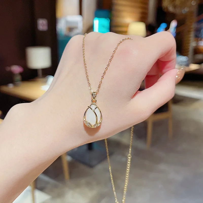 Fashion Sparkling Micro Diamond Gold Plated White Opal Pendant Delicate Stainless Steel Necklace Jewelry 2023
