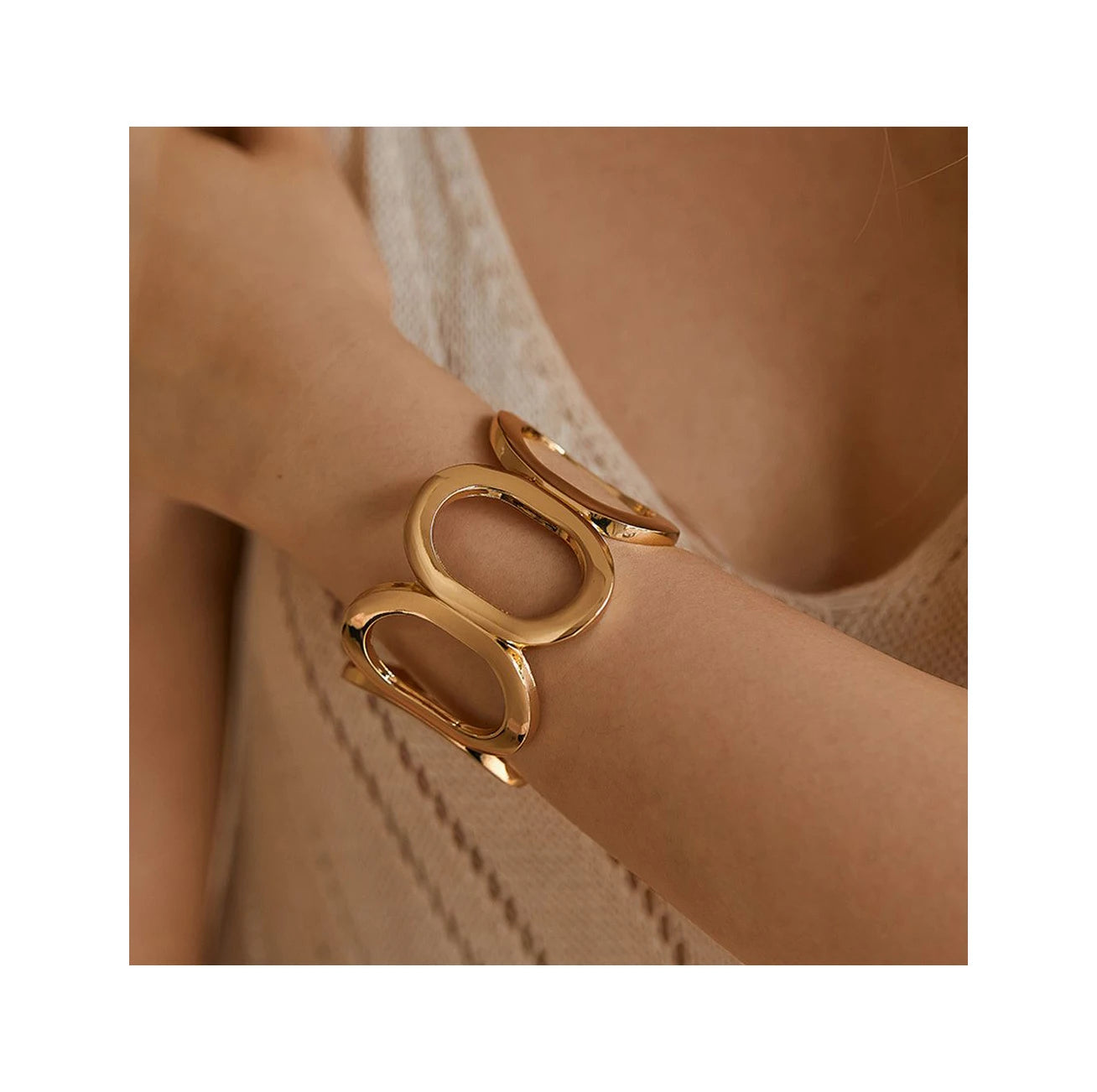 Women's Modern Classic Geometric Oval Circle Personalized Bracelet Jewelry Hollow Out Statement Gold Plating for Engagement