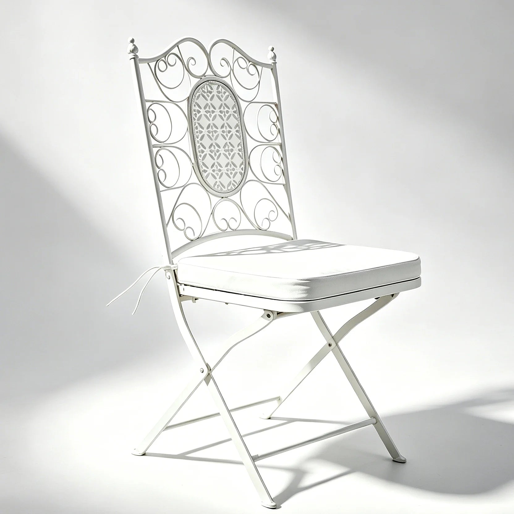 White Folding Chair Iron Metal butterfly Garden Commercial Dining Chair Outdoor Furniture Butterfly Chair for Mall & Park