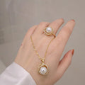 Korean Style Delicate Baroque Pearl Choker Necklace Full Crystal Diamond Round Pendant Necklace 2021
