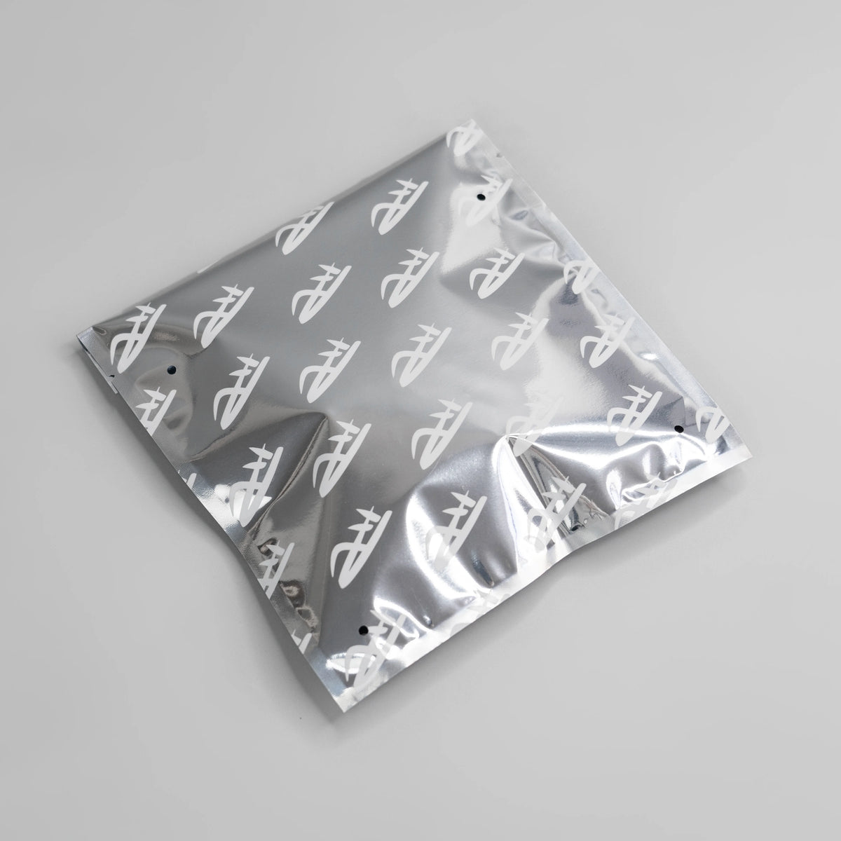 Custom LOGO Printing Mylar Packaging Aluminum Silver Matte Packing Clothing WaterProof Plastic Handle Bag
