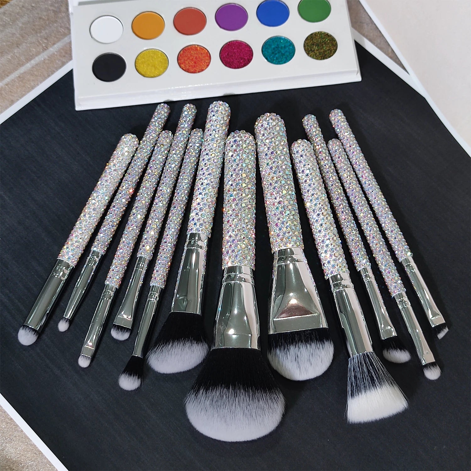Gracedo Professional Makeup Brush Set 12-Piece Synthetic Hair Wood Handle Customizable for Face & Shaving Use