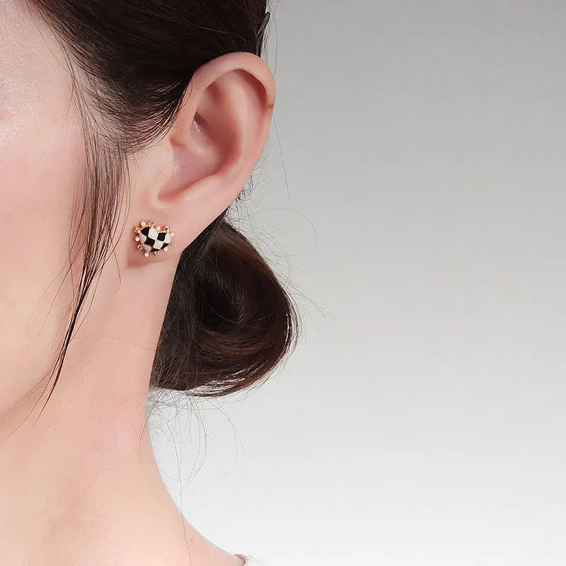 Love Chessboard Earrings Light Luxury Retro Style 925 Sterling Silver Earrings for Women
