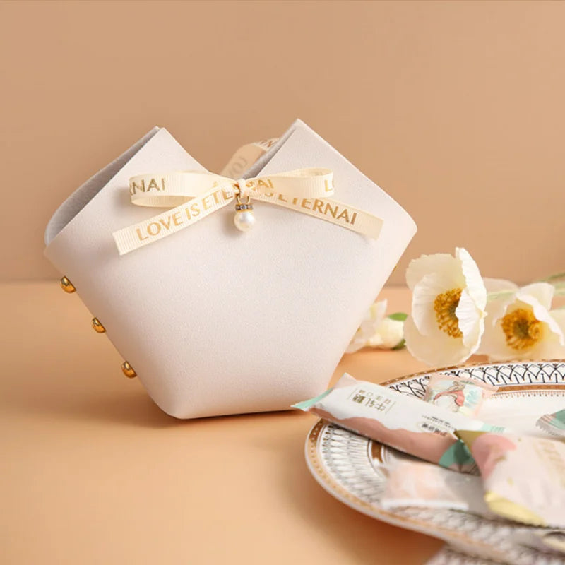 Custom PU Leather Gift Packaging Bags Love Heart Small Candy Boxes Wedding Favors Gift Case for Party